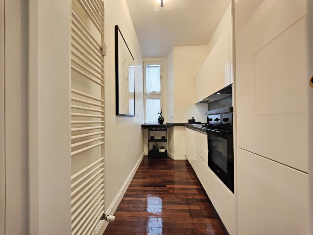 Designed Pop Apartment 2 Bedrooms, 2 Baths In Milan Center - Wifi, Ac, Steps From Subway M1 And M2, Central Station And Airport Connected Milão Exterior foto
